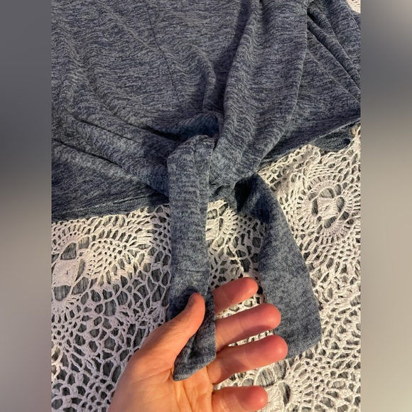 SKY and SPARROW Long sleeve Blue knot front shirt!💙 - Picture 4 of 13